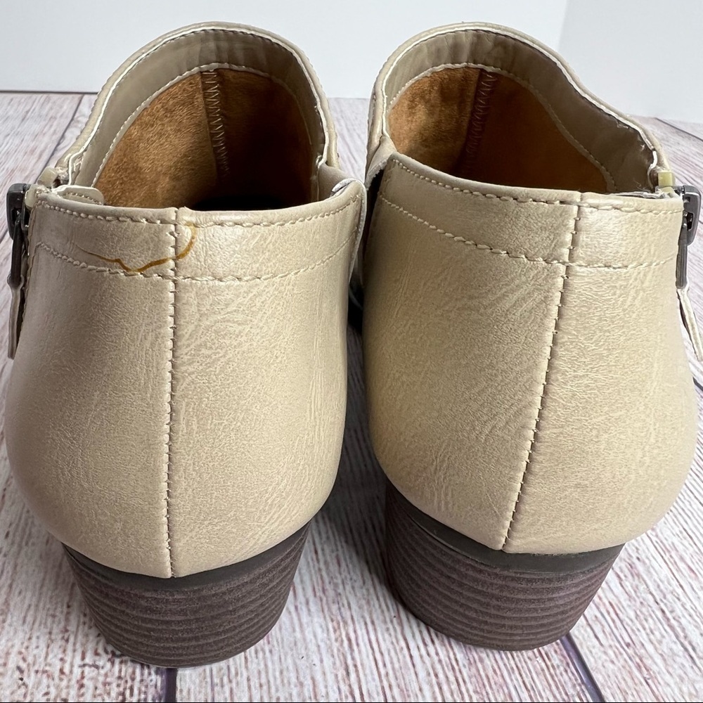 Naturalizer Jovana Booties 7.5 View 5